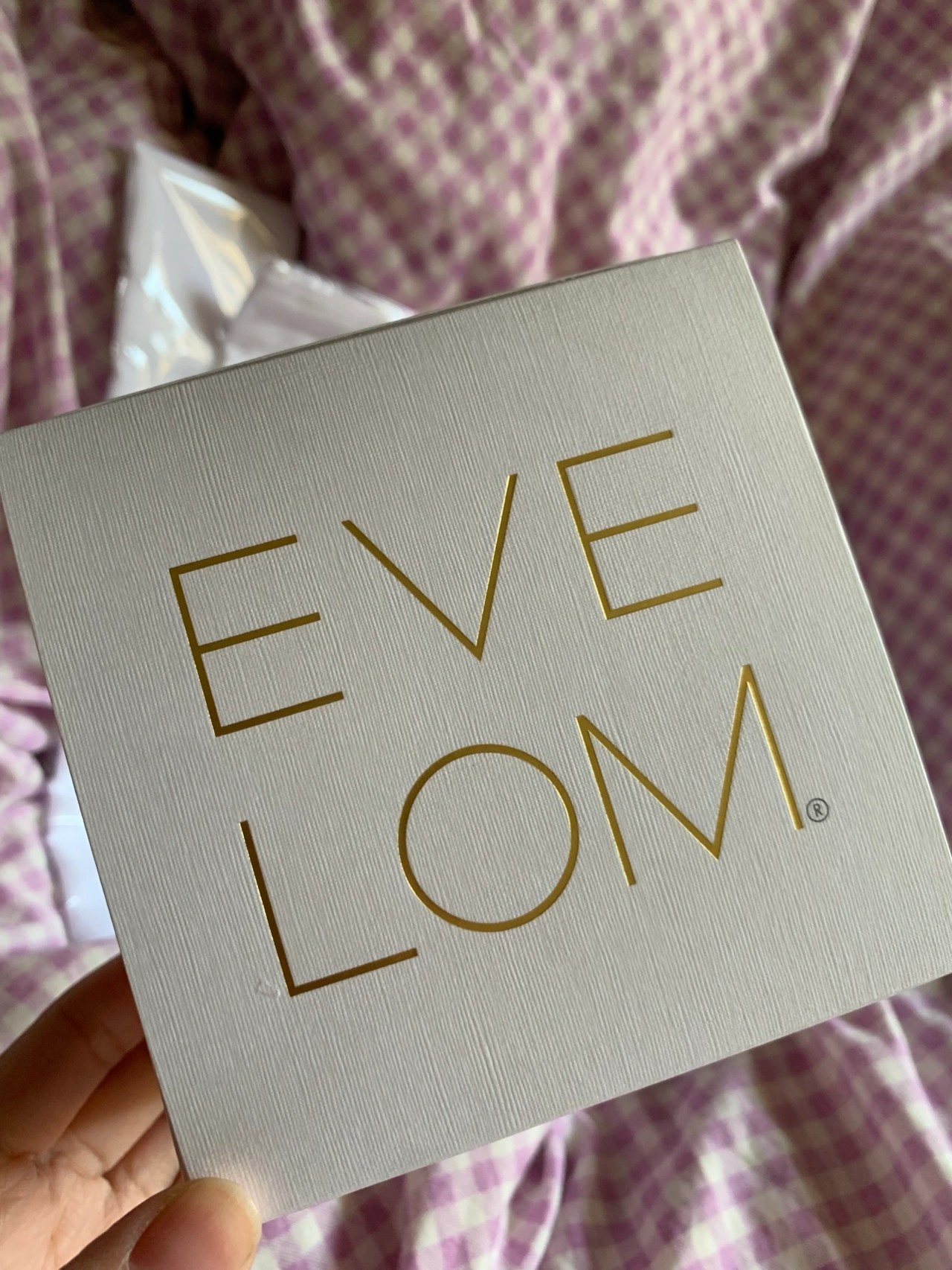大家看看这个Eve Lom卸妆膏是假货吗？