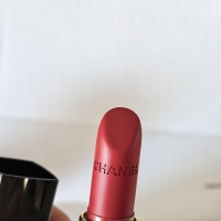 香奈儿魅力丝绒唇膏51试色