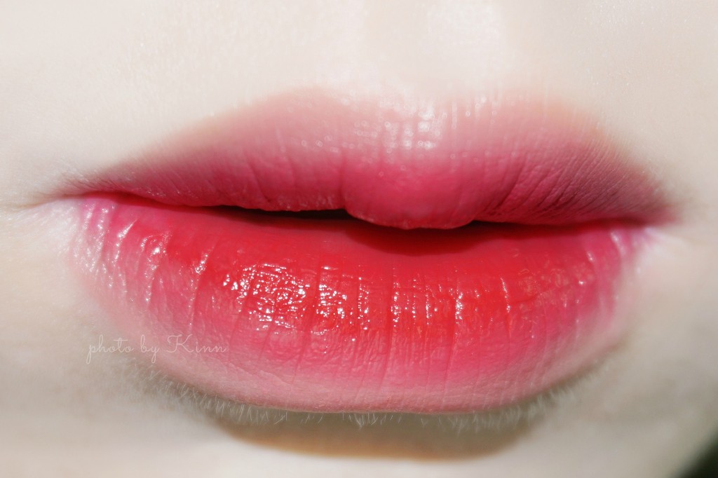 兰芝双色唇膏 LANEIGE two tone lip bar NO.2 Red Blossom 试色