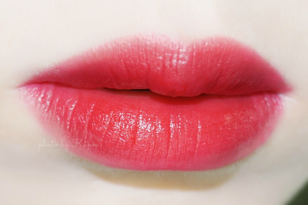 兰芝双色唇膏 LANEIGE two tone lip bar NO.2 Red Blossom 试色