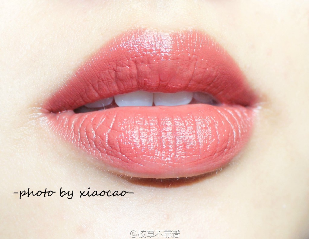 露华浓revlon黑管炫亮唇膏#225 rose wine试色