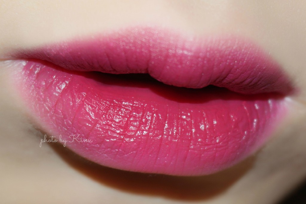 BOBBI BROWN唇膏 Rich Lip Color 03 Cosmic Raspberry试色