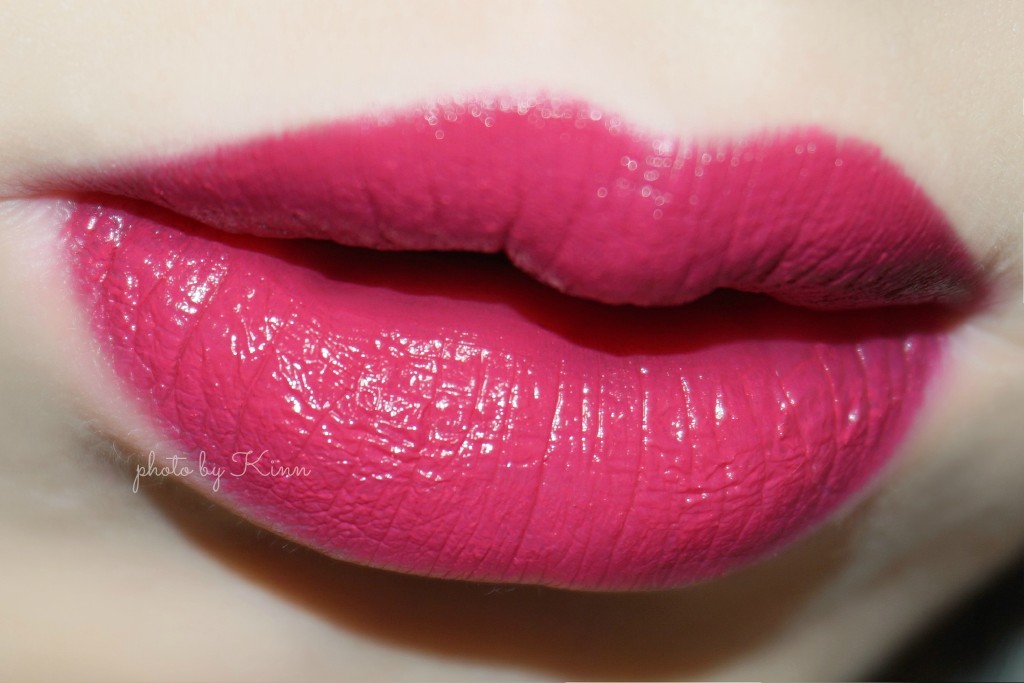 BOBBI BROWN唇膏 Rich Lip Color 03 Cosmic Raspberry试色