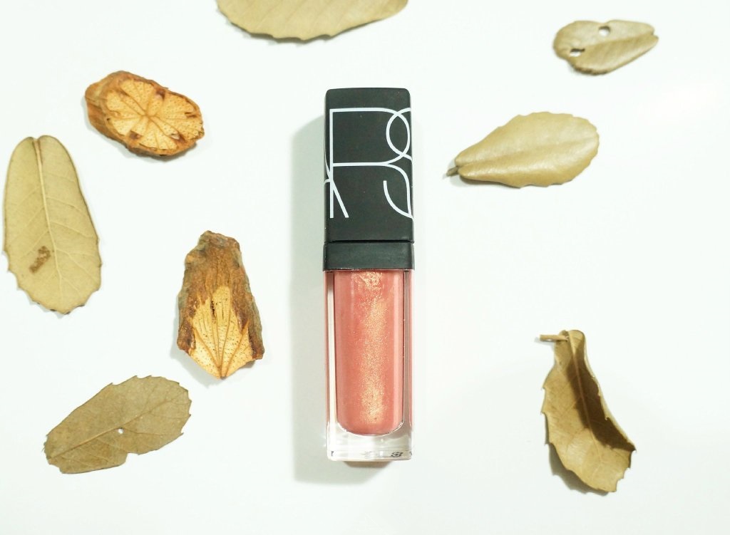  NARS lip gloss，色号orgasm试色