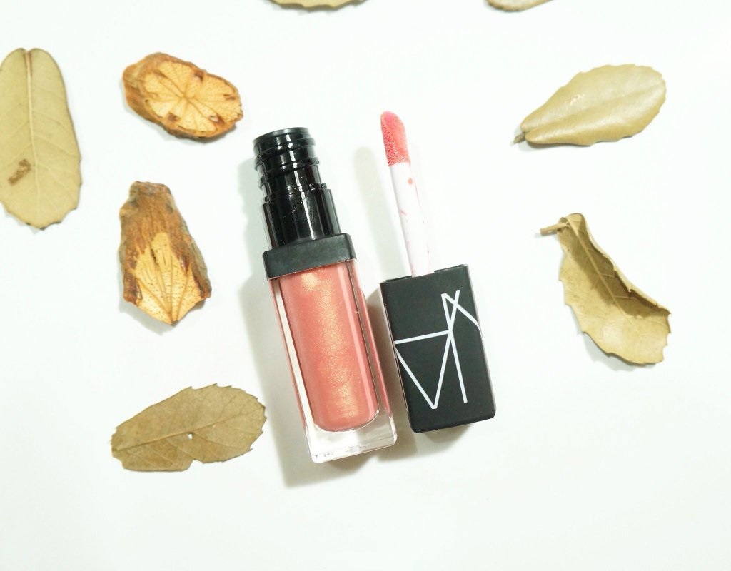  NARS lip gloss，色号orgasm试色