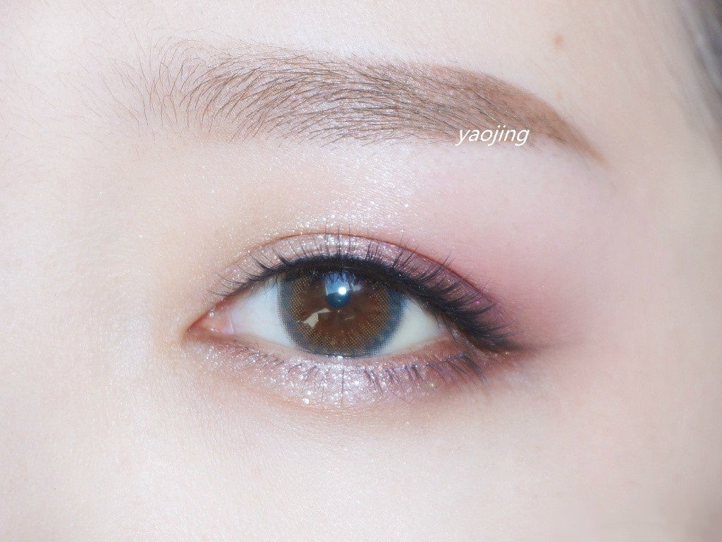 眼影画法：粉色系眼影怎么画不会显得眼睛肿