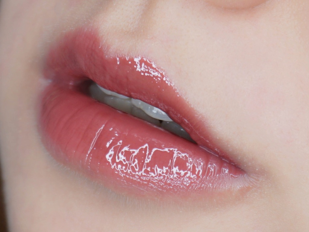Kiko唇釉21试色，TOM FORD眼影盘03 cocoa miragekiko画法