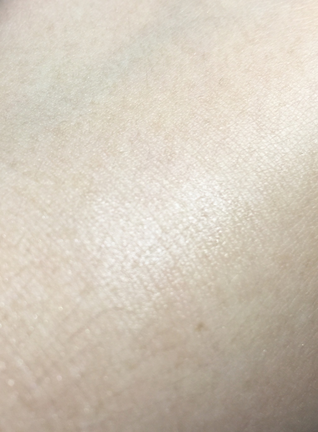 最近发现MAC定妆喷雾的喷头真是难用...
