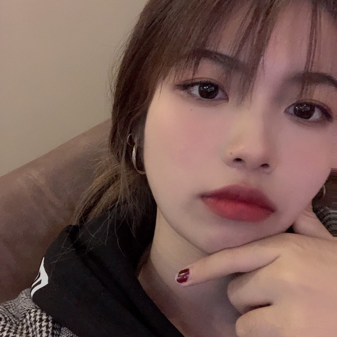 绑马尾的妆容