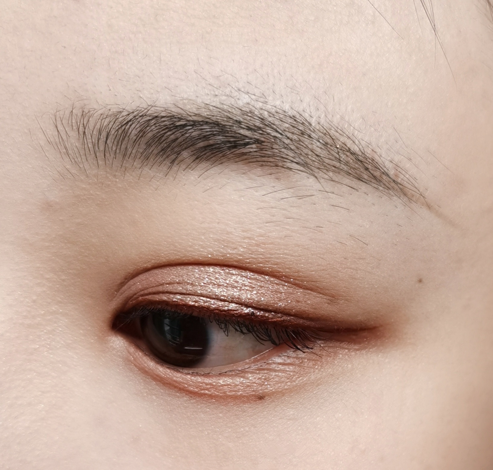 眼皮褶皱多怎么画眼线