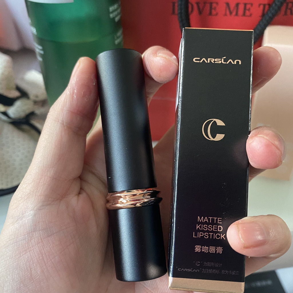 卡姿兰雾吻唇膏M28赤枣红茶试色