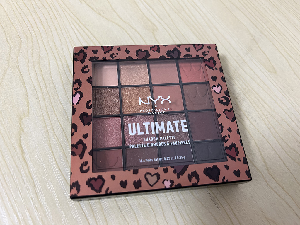 NYX16色眼影盘14 MAJESTY 豹富女王盘试色
