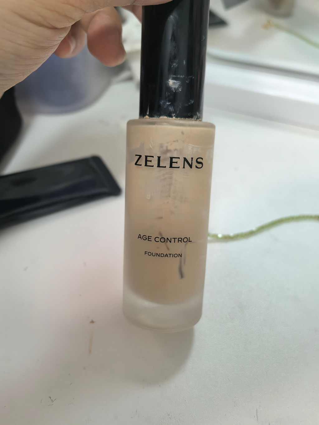娇兰复原蜜、欧舒丹护手霜、YSL气垫、zelens粉底液