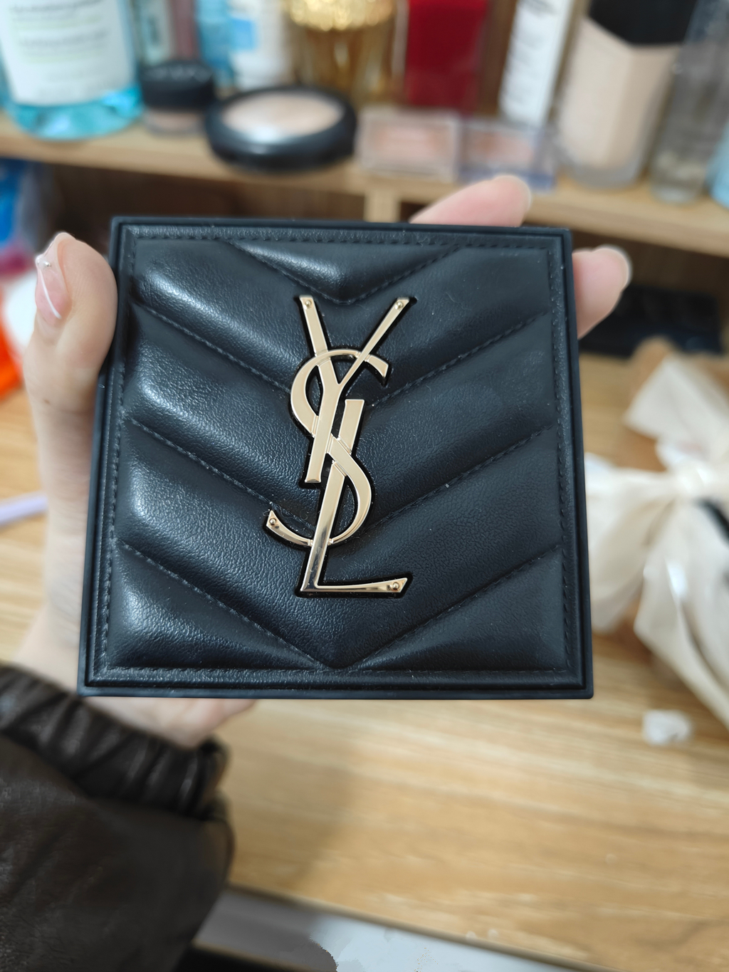 YSL圣罗兰大白饼