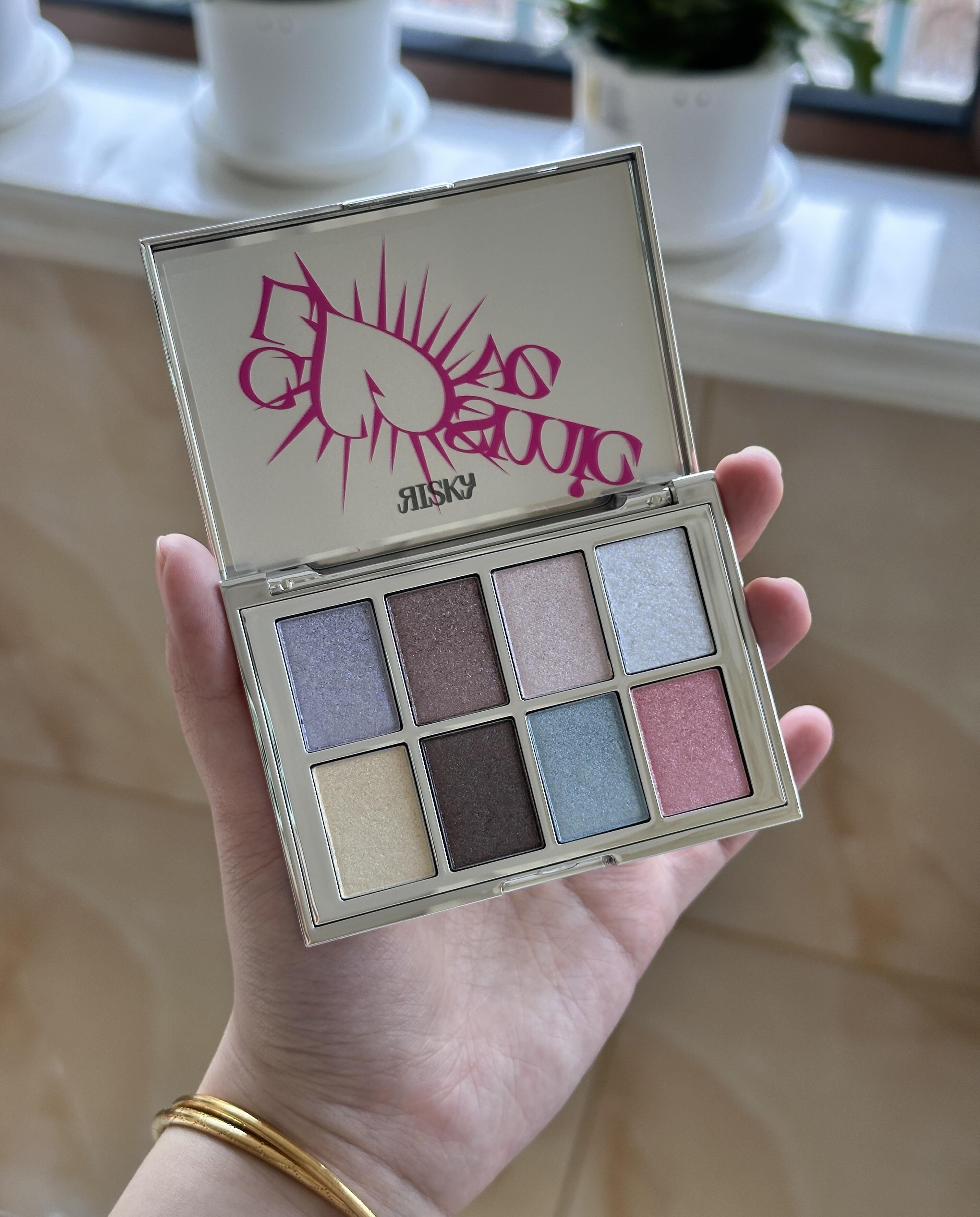 risky 2025圣诞限定眼影盘Cosmic love试色